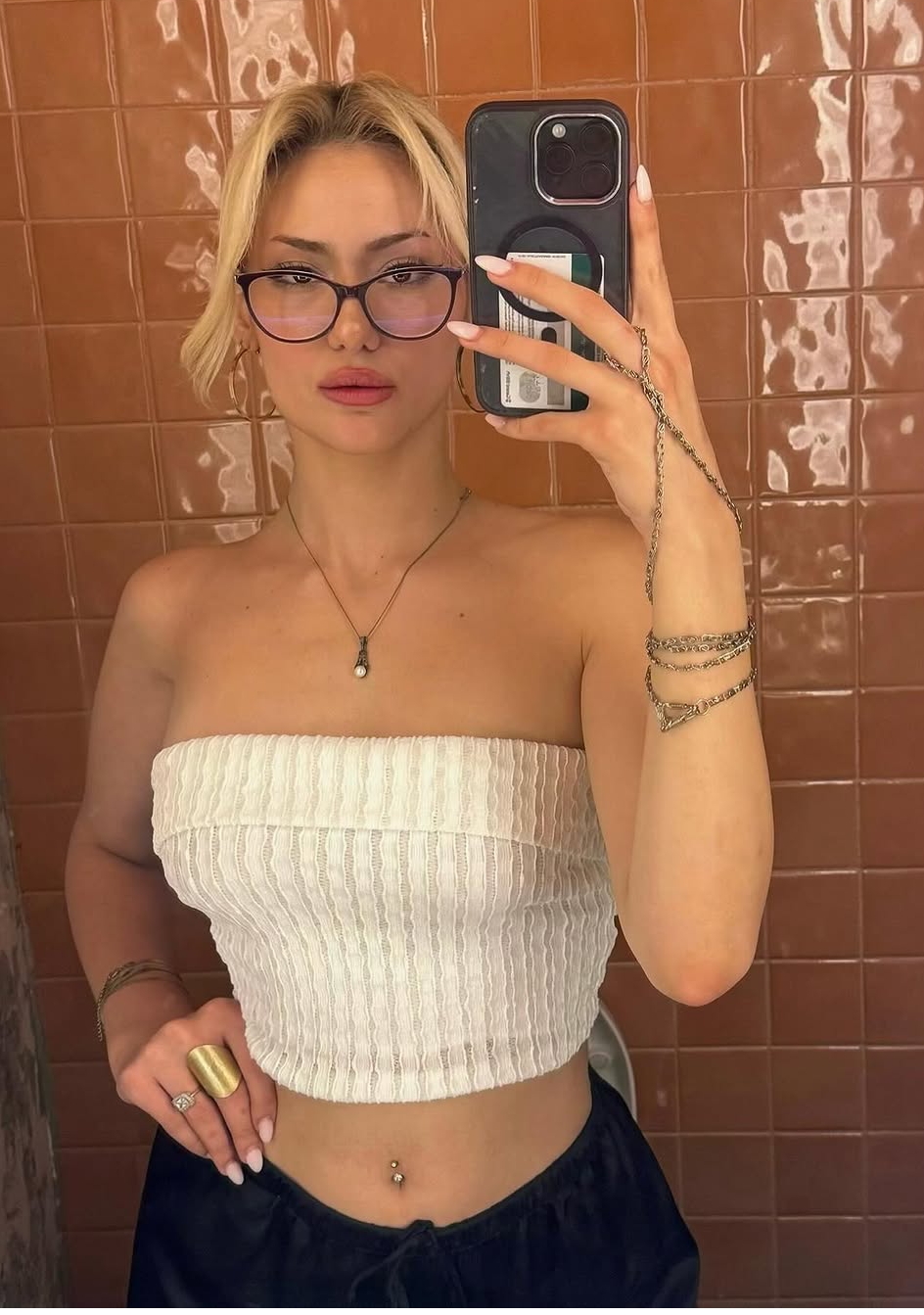 Karakent Güzel Bir Yaşam Escort Tezel