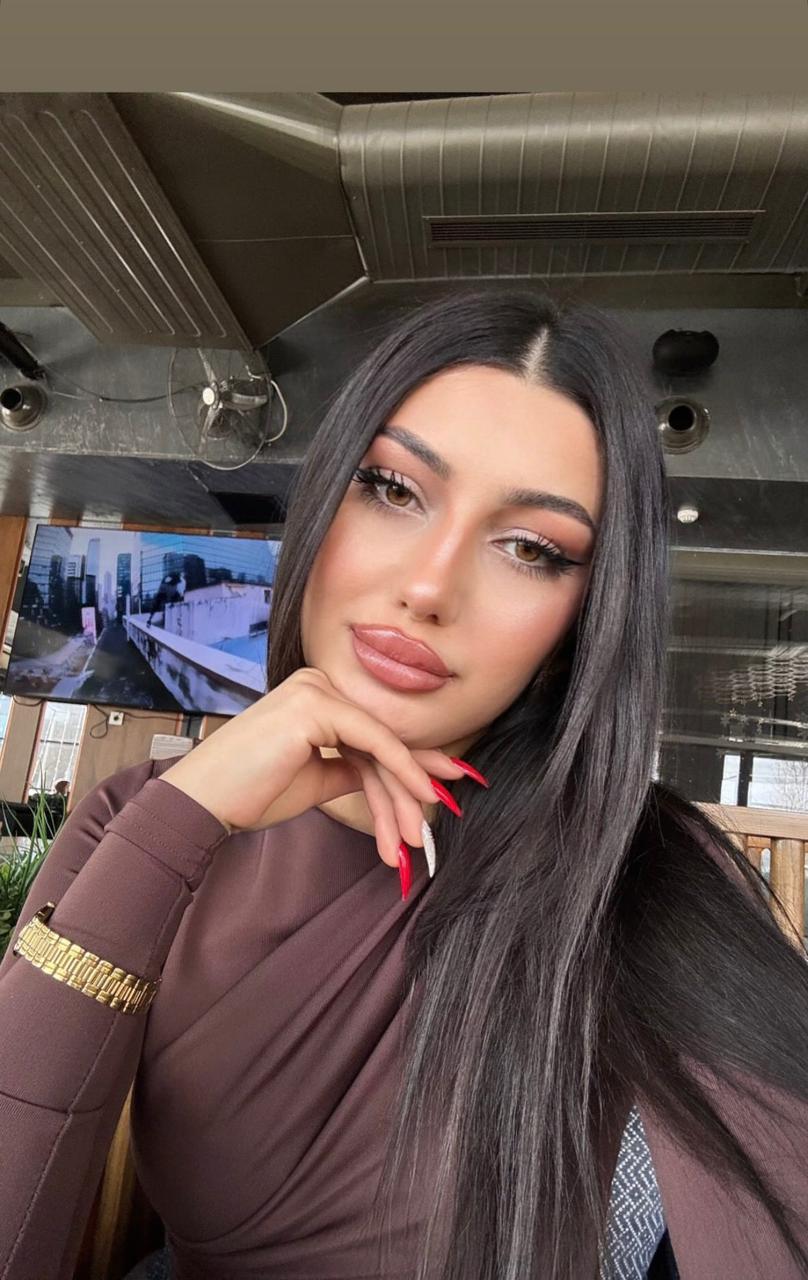 Eşeler Rahatlatıcı Bayan Escort Neval